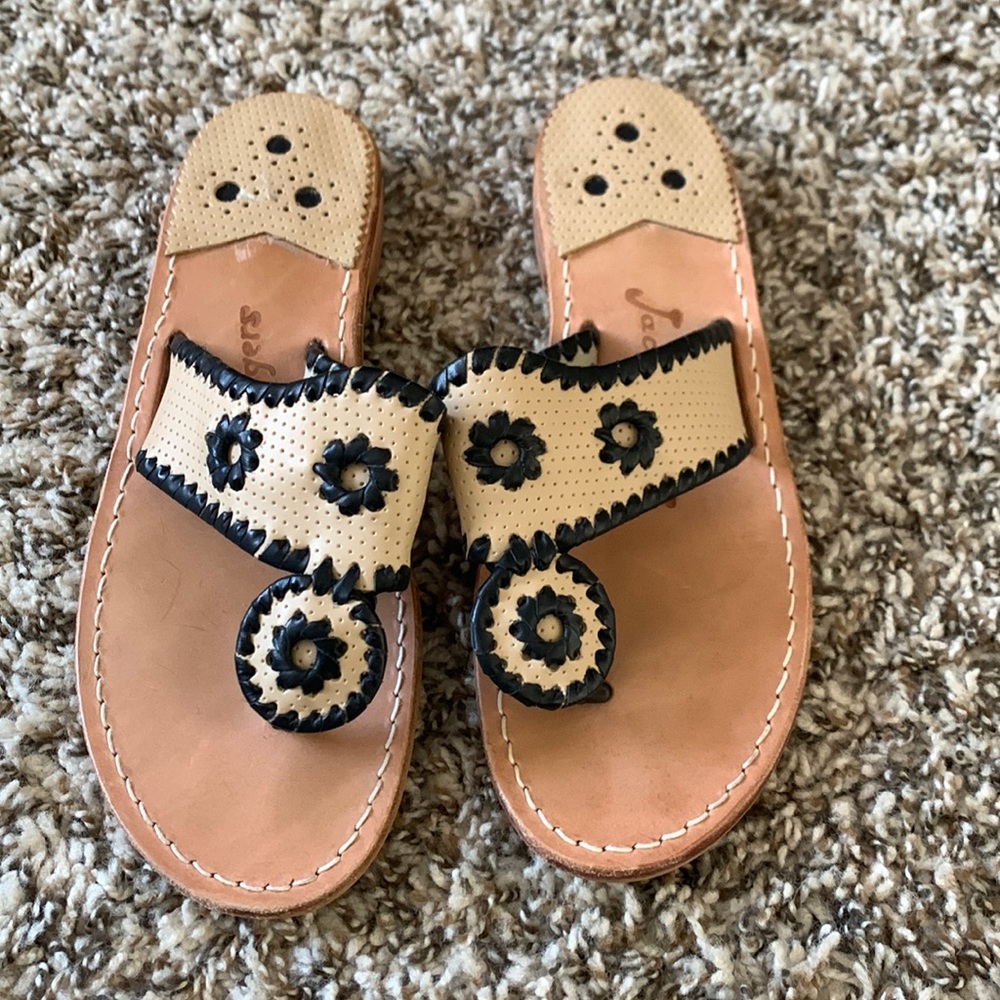 EUC Jack Rogers size 6 classic sandal! Cream and black